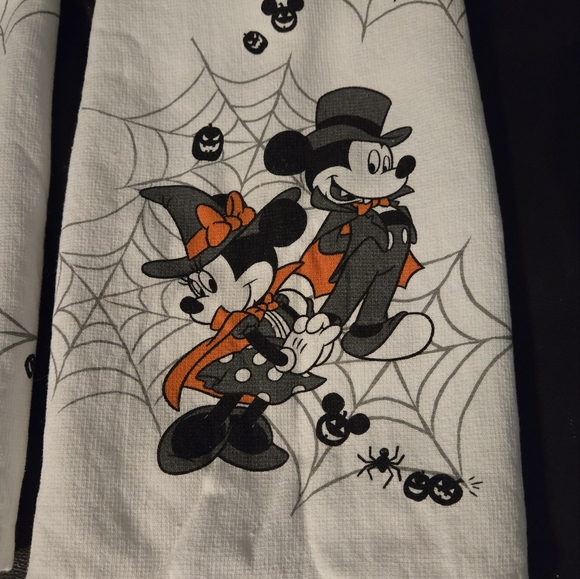 Disney Towels - Picture 2 of 2